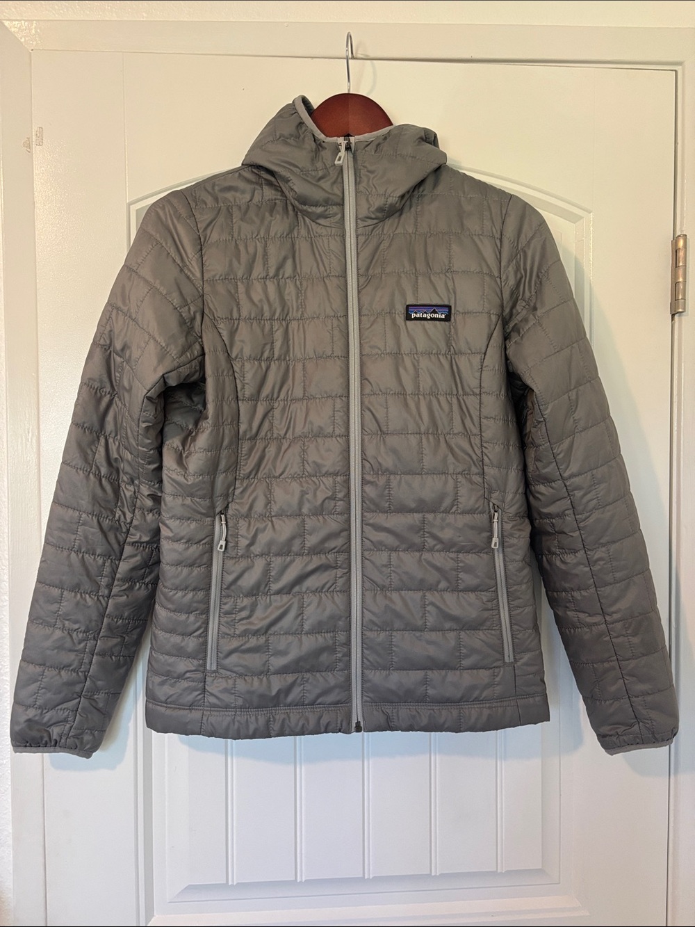 Patagonia Light Gray Quilted Hooded Nanopuff Jacket Size S